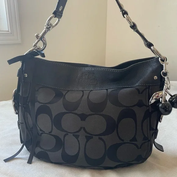 𝘊𝘰𝘢𝘤𝘩 𝘡𝘰𝘦 𝘏𝘰𝘣𝘰⛓️🖤 - Picture 2 of 6